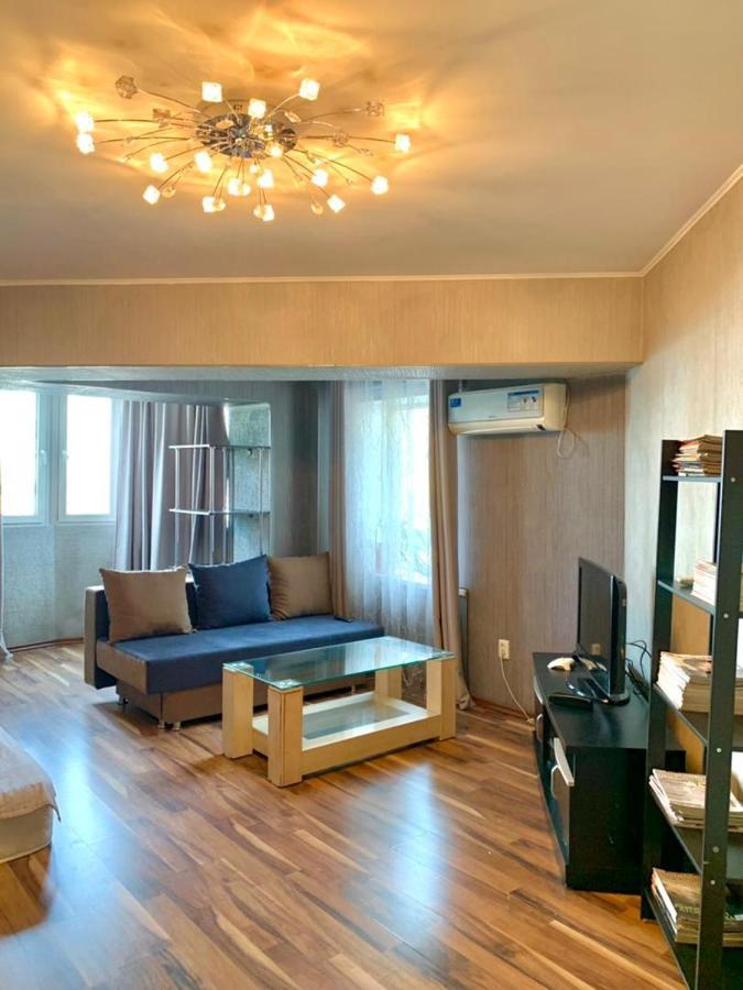Apartment In Street Kievskaya 49 บิชเคก ภายนอก รูปภาพ