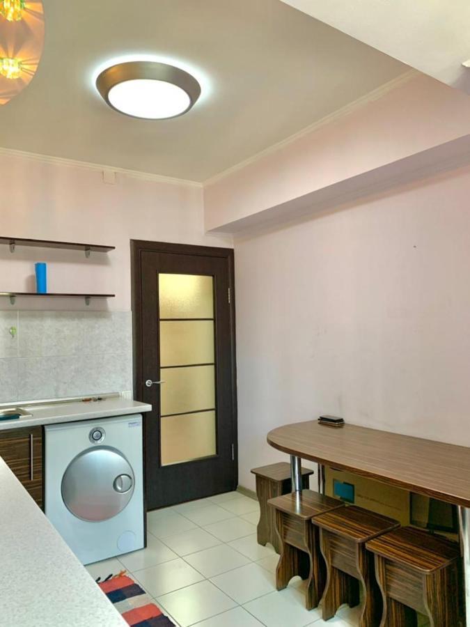 Apartment In Street Kievskaya 49 บิชเคก ภายนอก รูปภาพ
